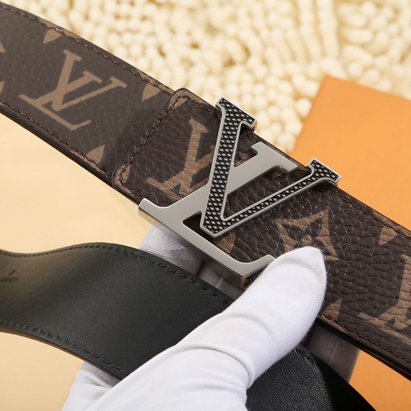 激安ルイヴィトンベルト着用イメージ